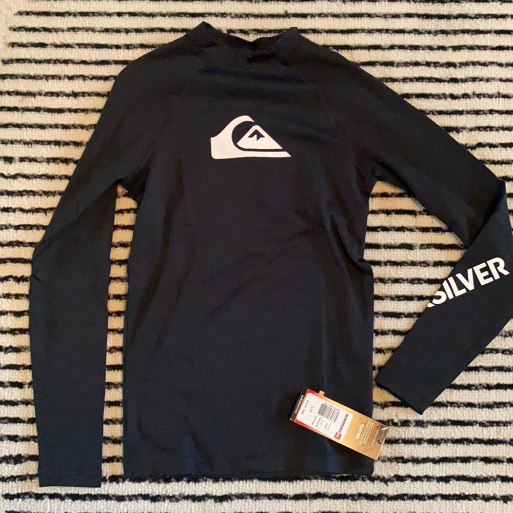 BNWT Quiksilver Boys long sleeve rashguard sun shirt UPF 50+ L XL